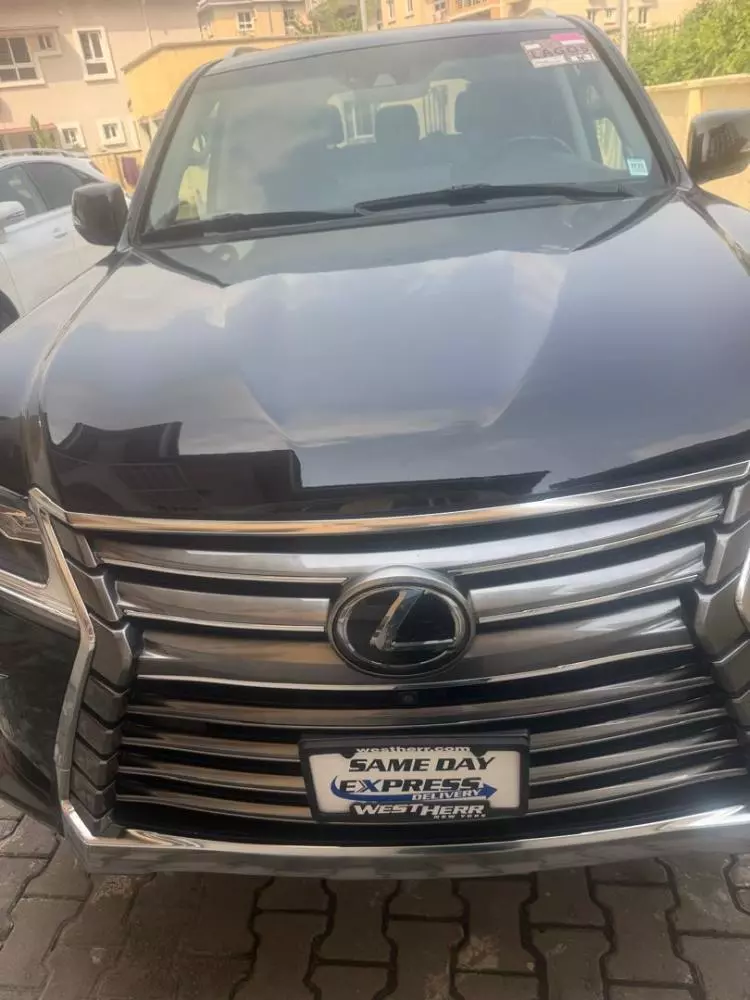 Lexus LX 570