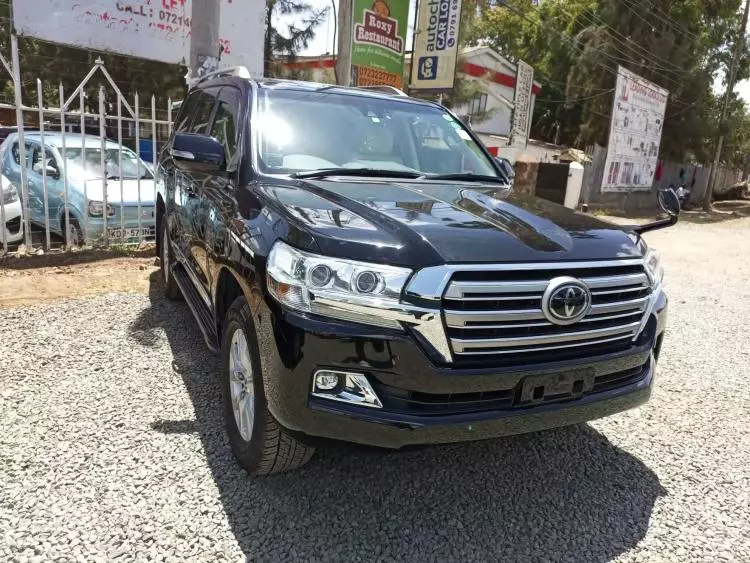 Toyota Landcruiser  V8