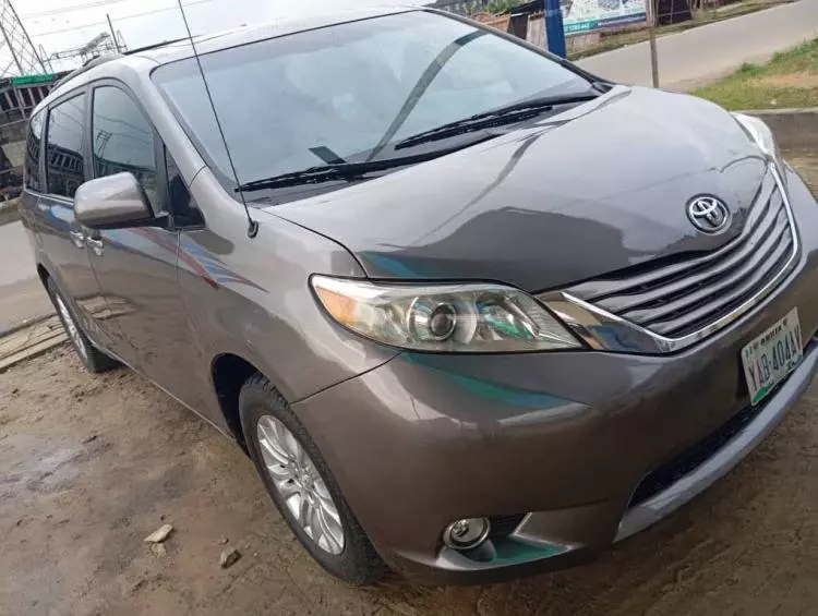 Toyota Sienna