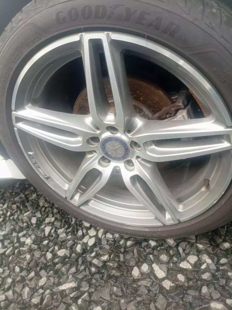 Mercedes-Benz E250