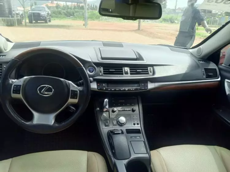 Lexus CT 200h
