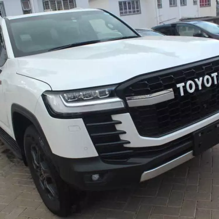 Toyota Landcruiser 300 GR Sport