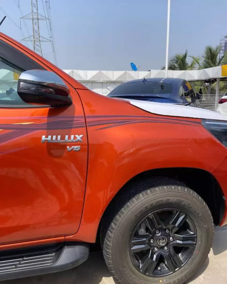 Toyota Hilux