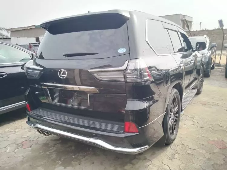 Lexus LX 570