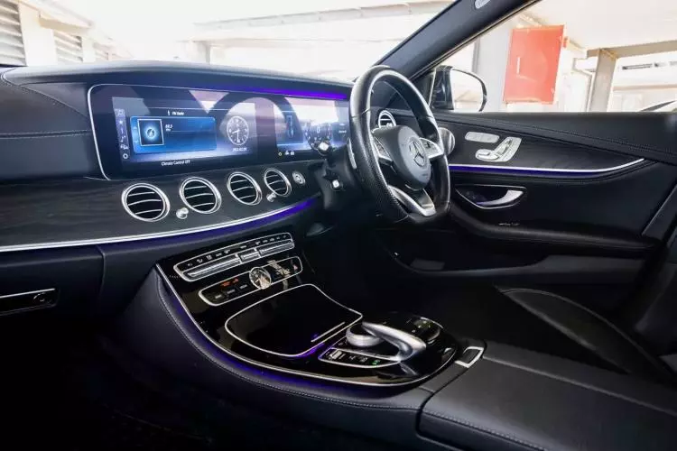 Mercedes-Benz E 200