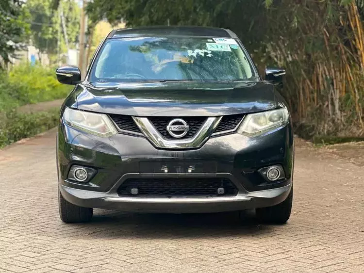 Nissan X-TRAIL