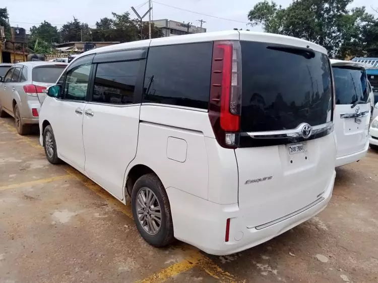 Toyota esquire