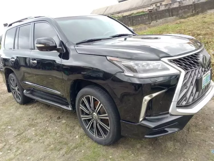 Lexus LX 570