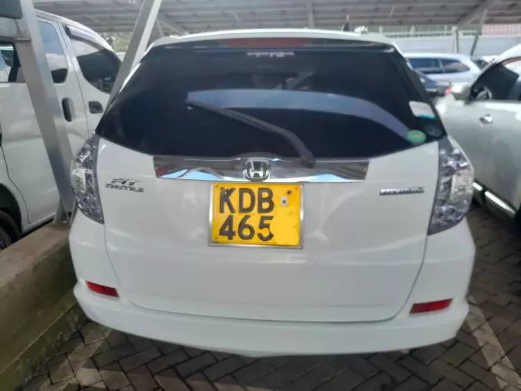Honda Fit shuttle hybrid