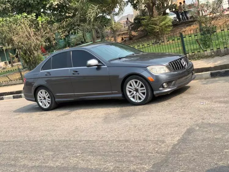 Mercedes-Benz C 300