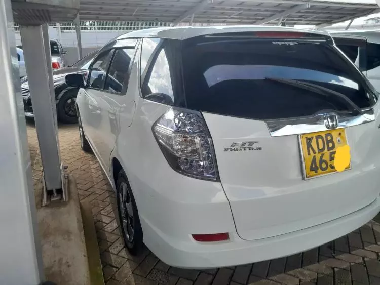 Honda Fit shuttle hybrid