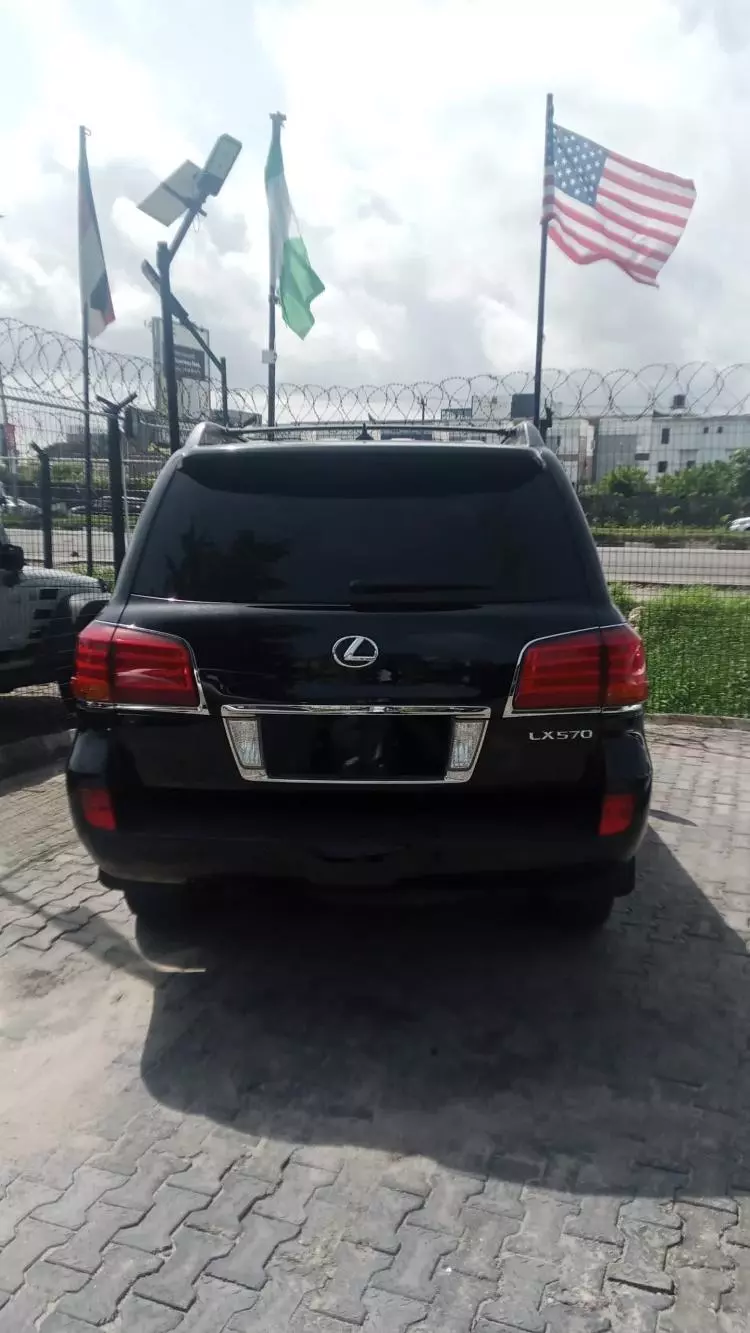 Lexus LX 570