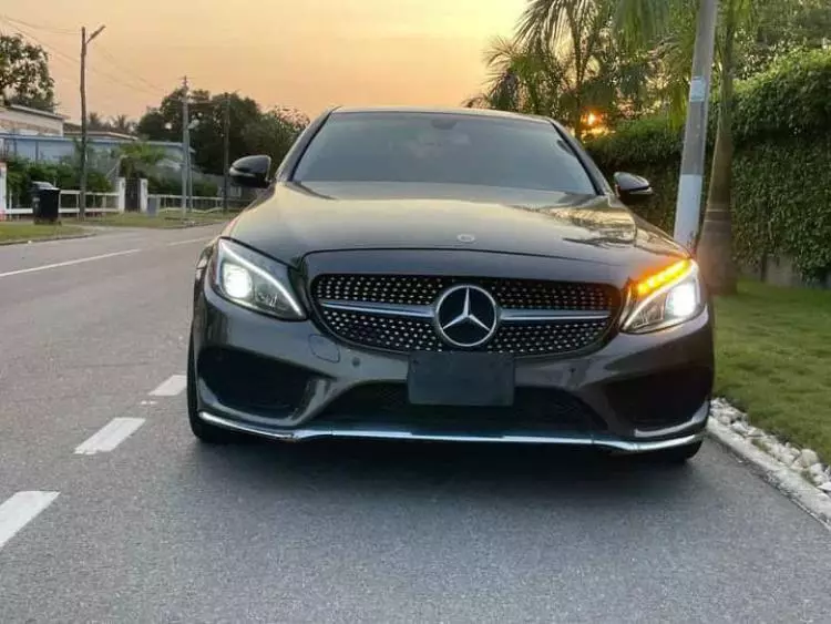 Mercedes-Benz C 300