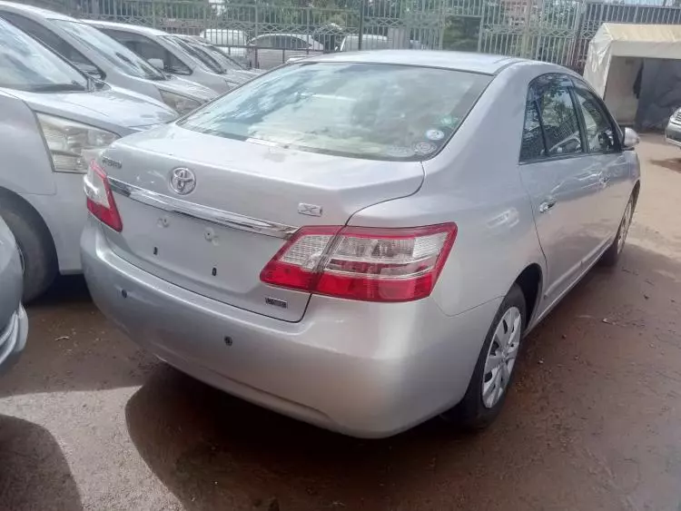 Toyota Premio