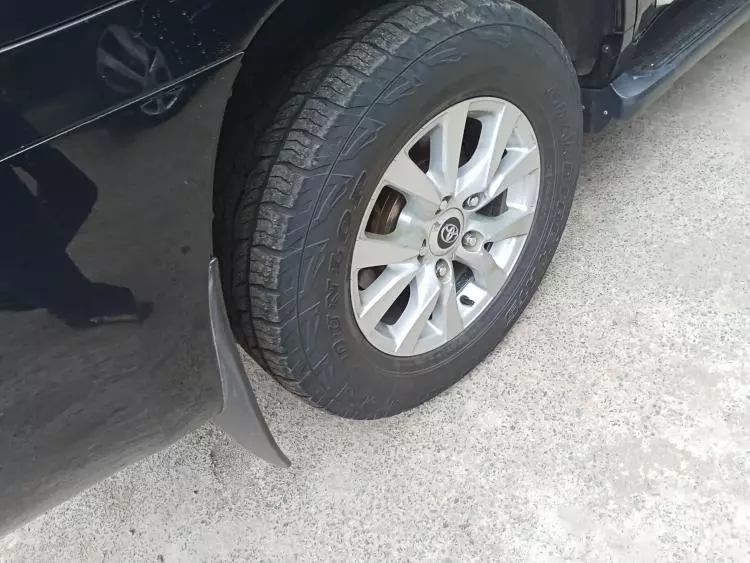 Toyota Land Cruiser V8
