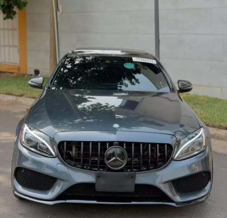 Mercedes-Benz C 300