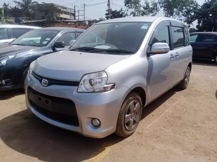 Toyota Sienta