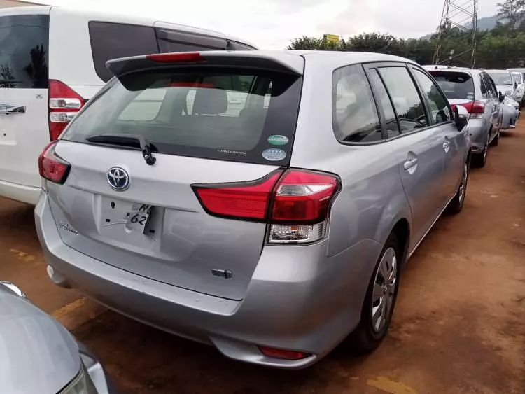 Toyota Fielder hybrid