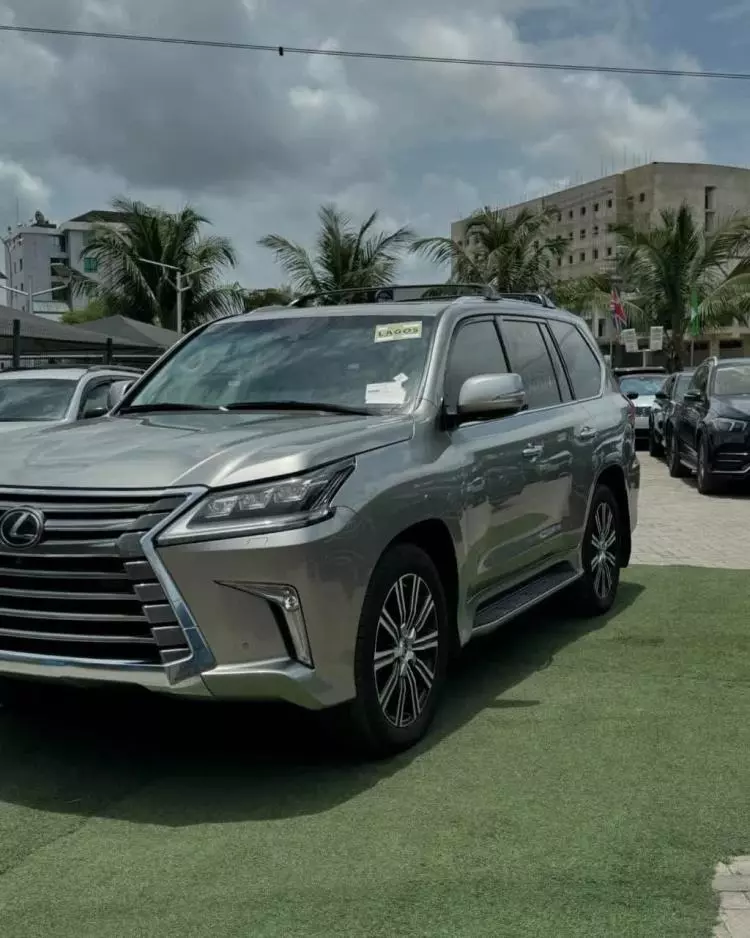 Lexus LX 570