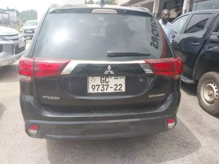 Mitsubishi OUTLANDER