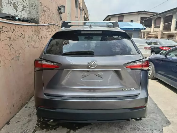 Lexus NX 200