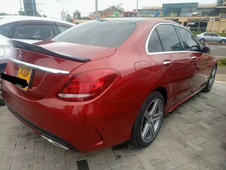 Mercedes-Benz C200
