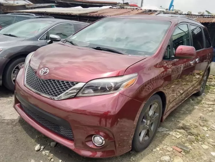 Toyota Sienna