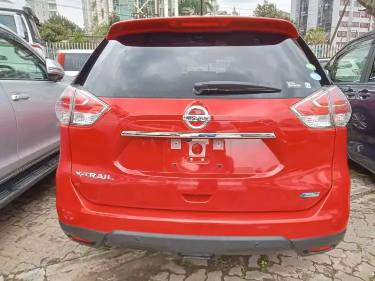 Nissan X-TRAIL