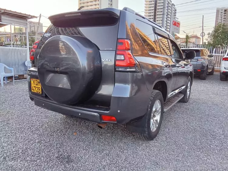 Toyota Land Cruiser Prado VX.L