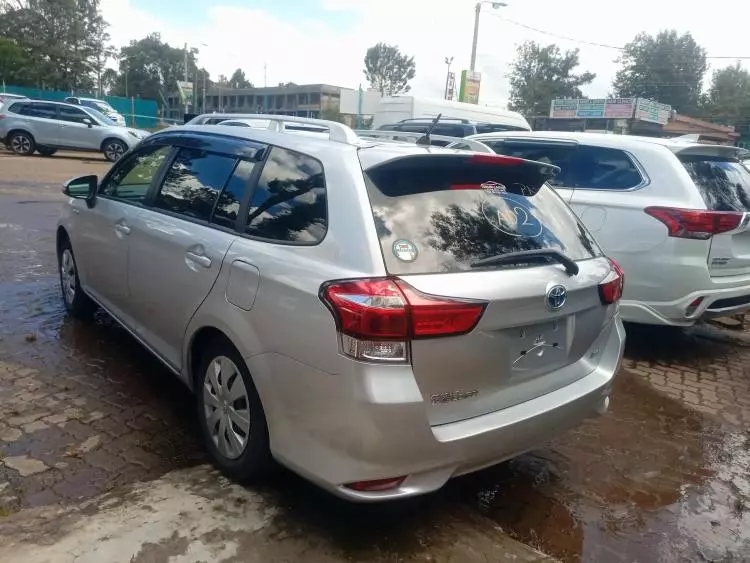 Toyota Fielder hybrid