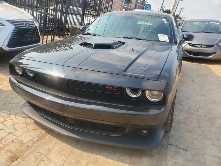 Dodge Challenger