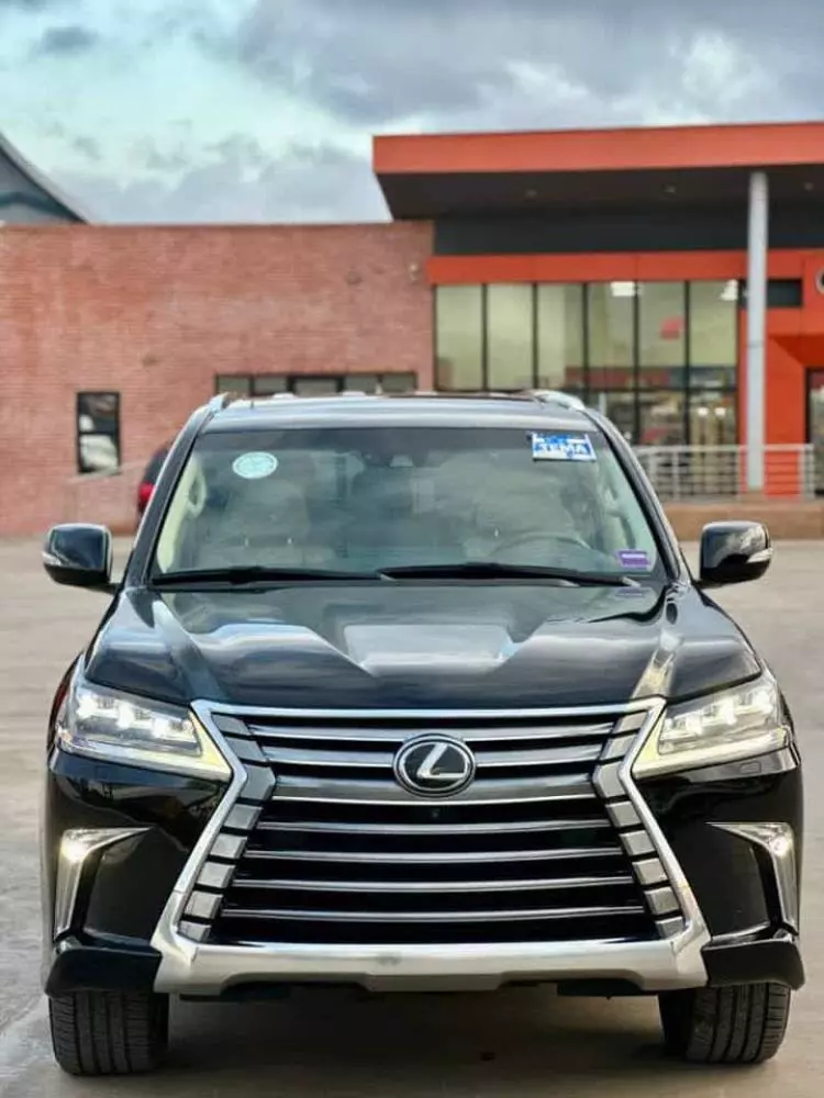 Lexus 570