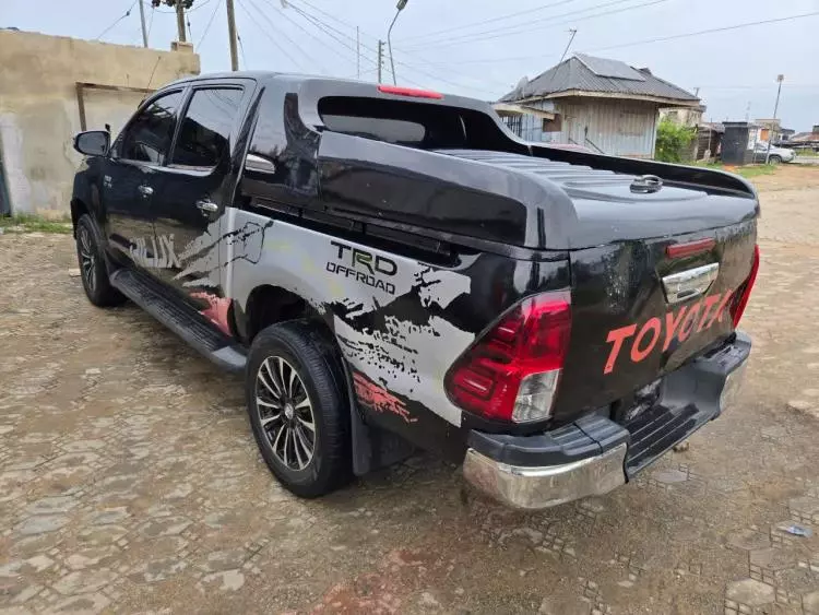 Toyota Hilux