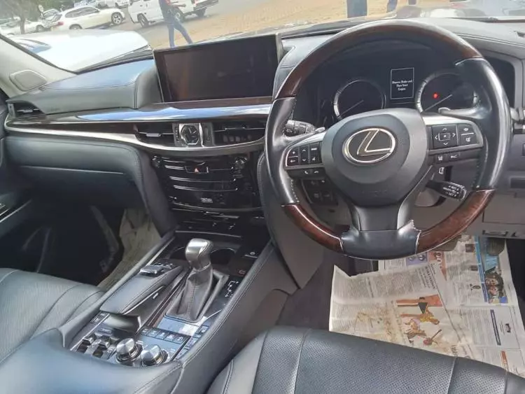 Lexus LX 570