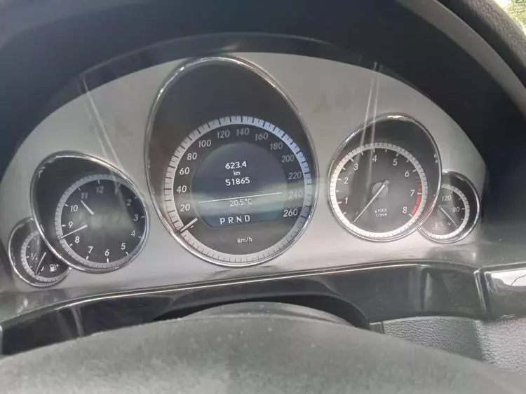 Mercedes-Benz E 200