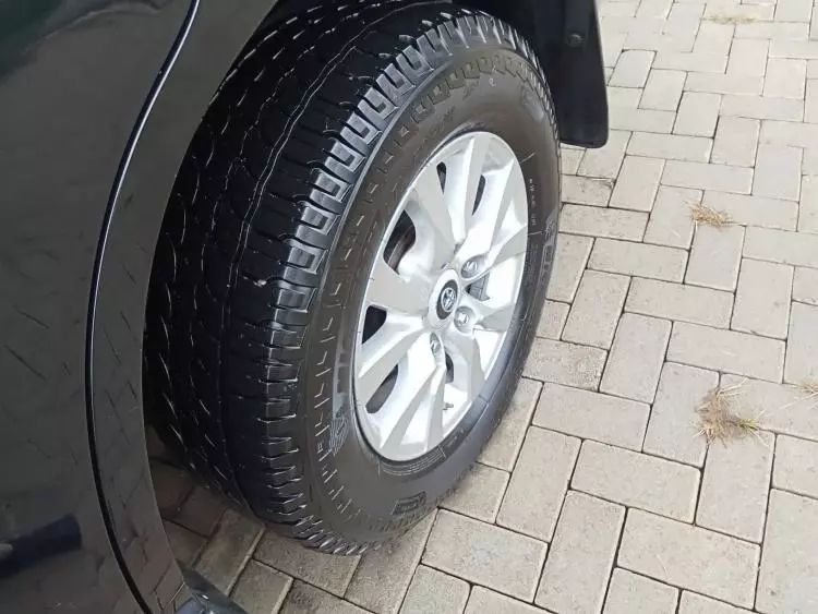 Toyota Land Cruiser V8