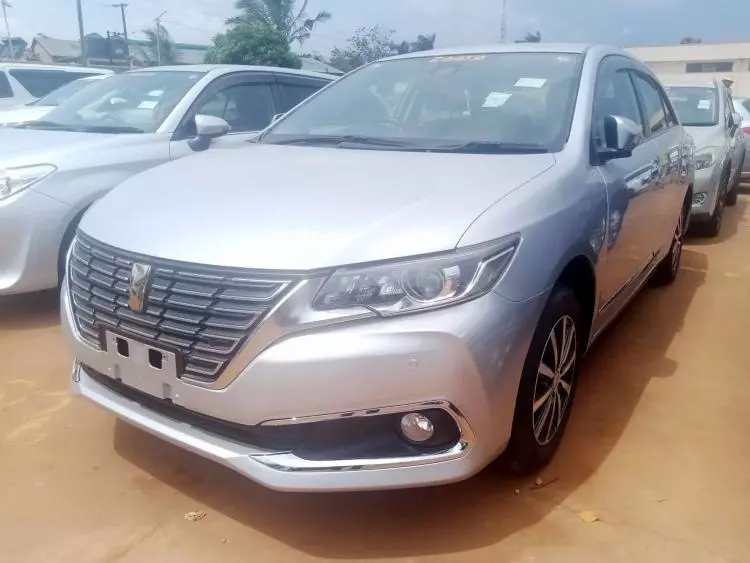 Toyota Premio