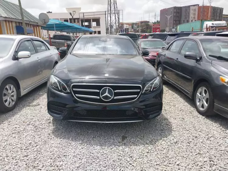 Mercedes-Benz E 300