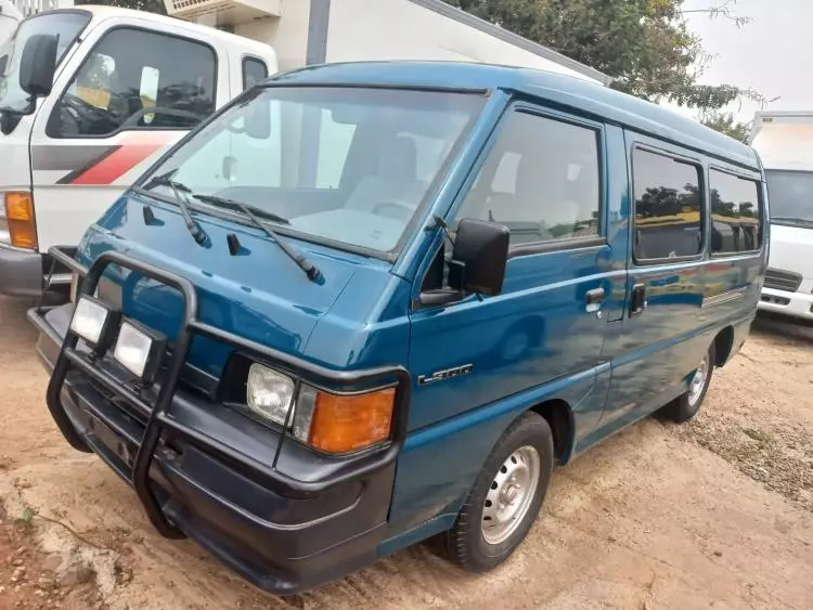 Mitsubishi L300