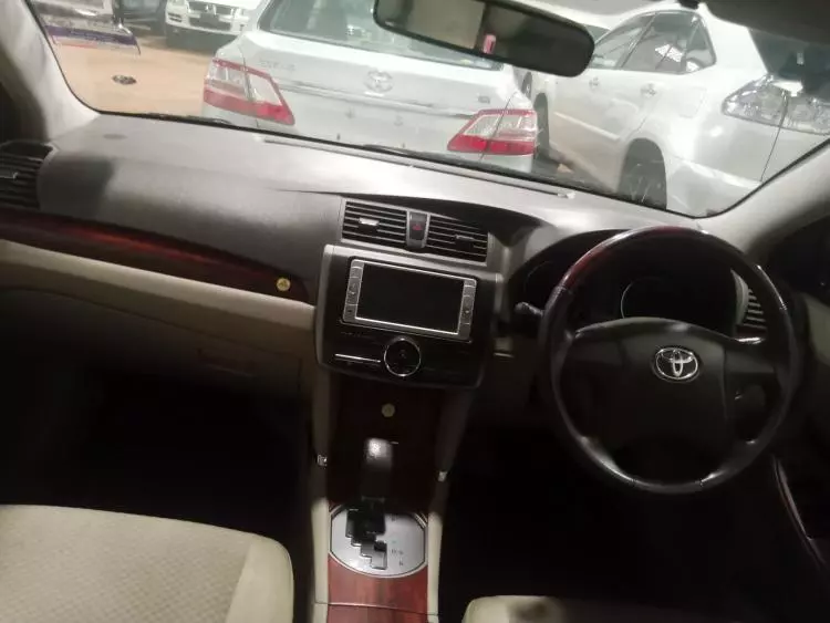 Toyota Premio