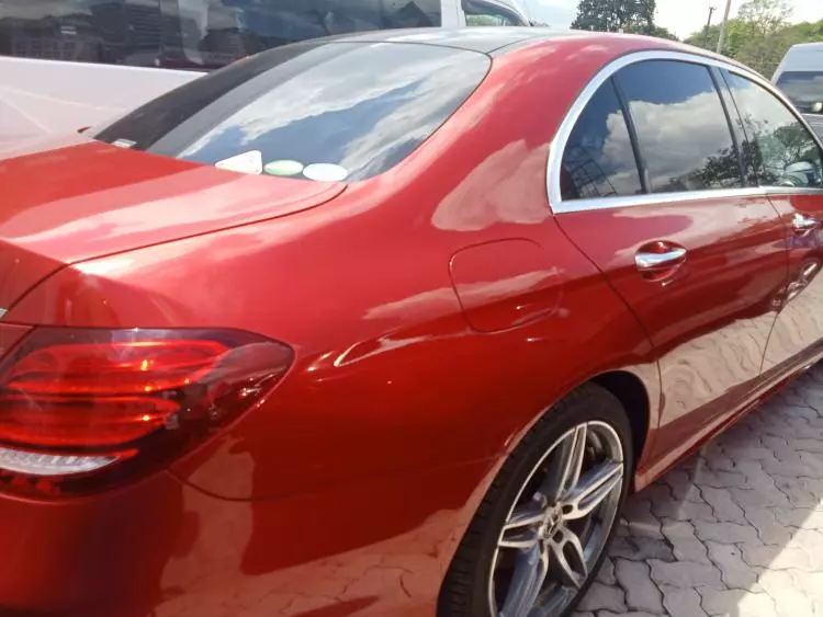 Mercedes-Benz E 200