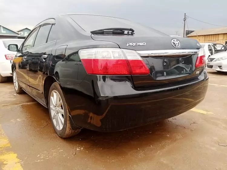 Toyota Premio