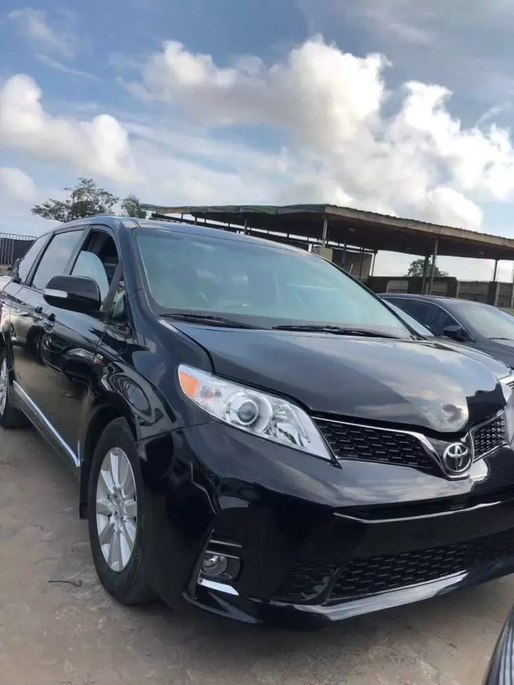 Toyota Sienna