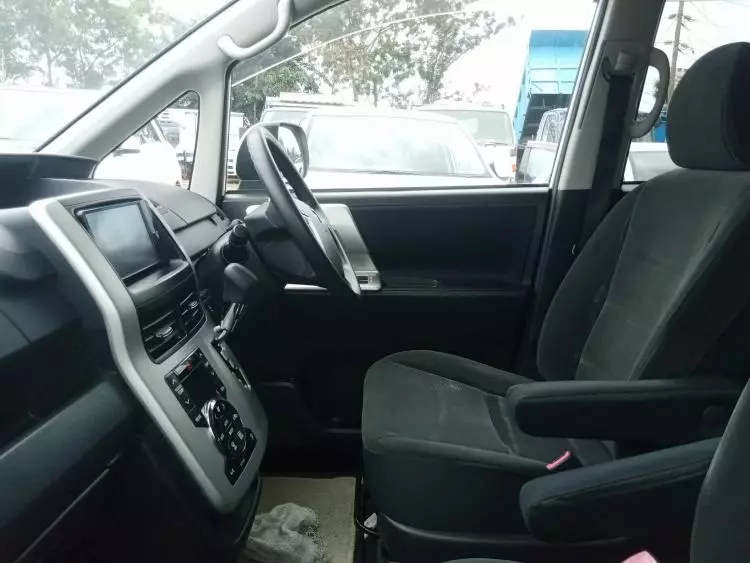 Toyota esquire