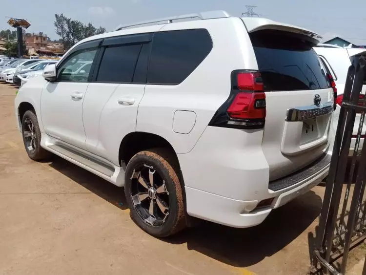Toyota Landcruiser Prado