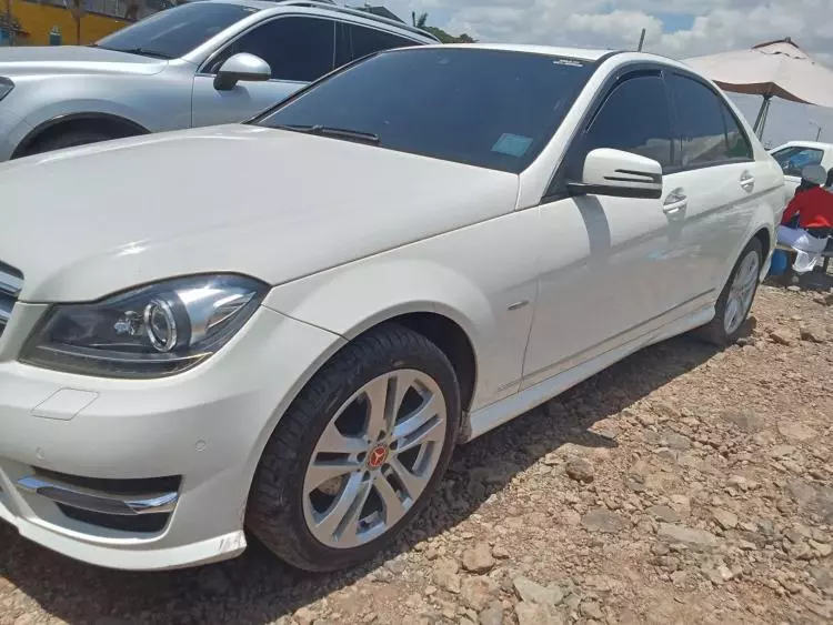 Mercedes-Benz C 200