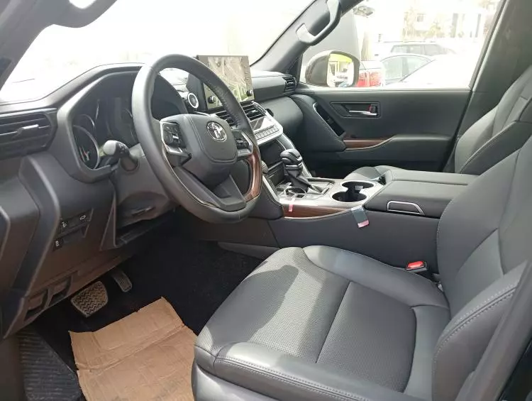 Toyota Land Cruiser GXR