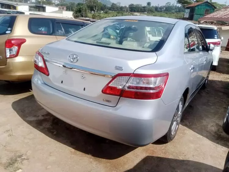 Toyota Premio