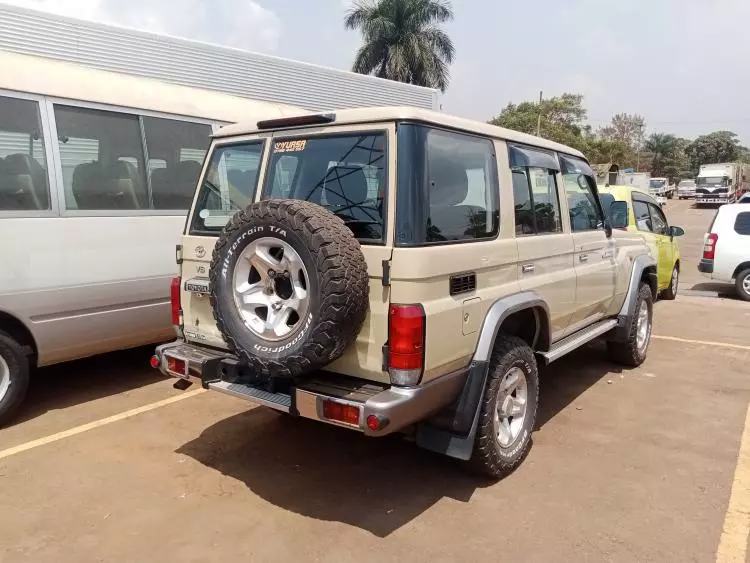 Toyota Land Cruiser