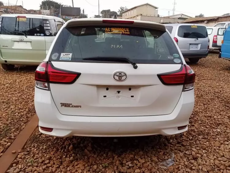 Toyota Fielder hybrid